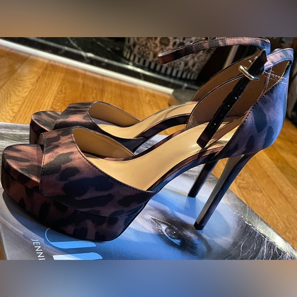 Jennifer Lopez JLO Women's High Heels Shoes Size 8.5 New With Box leopard print - Picture 11 of 14